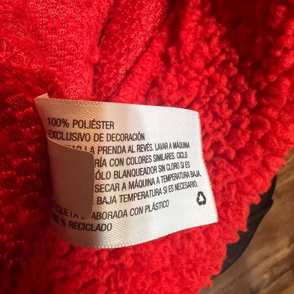 Christmas sweater w sequined wreath size M - Picture 5 of 6